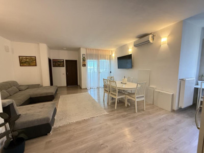 Apartament spatios cu 4 camere, decomandat, etaj 3 - Giroc, zona Planetelor