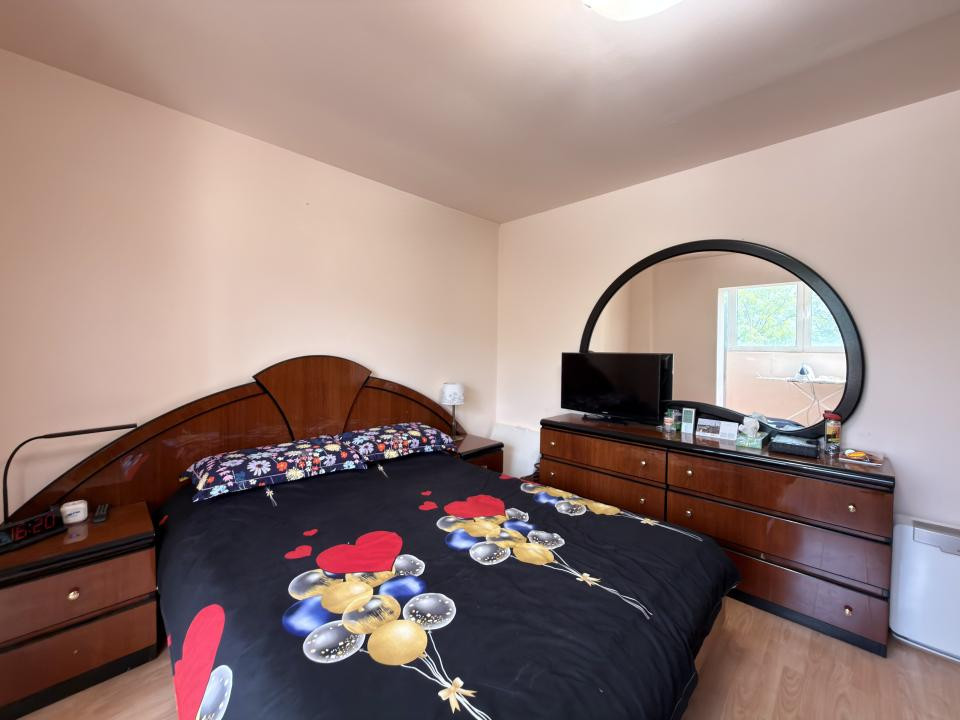 Apartament 3 camere, decomandat, 72mp utili, etaj 2, zona Sagului 