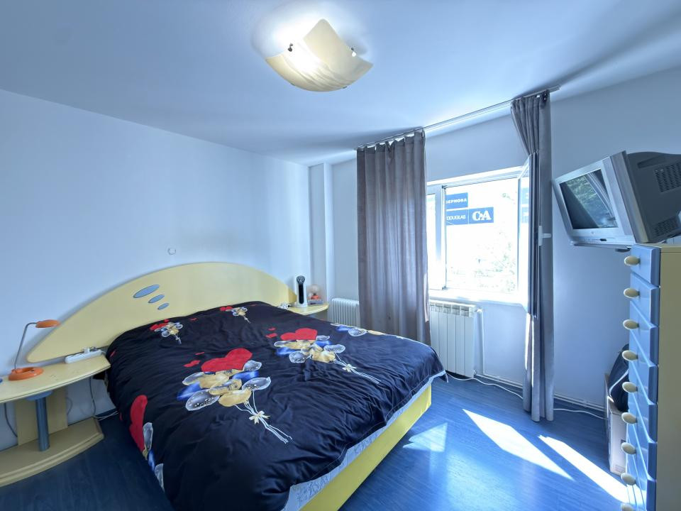 Apartament 3 camere, decomandat, 72mp utili, etaj 2, zona Sagului 