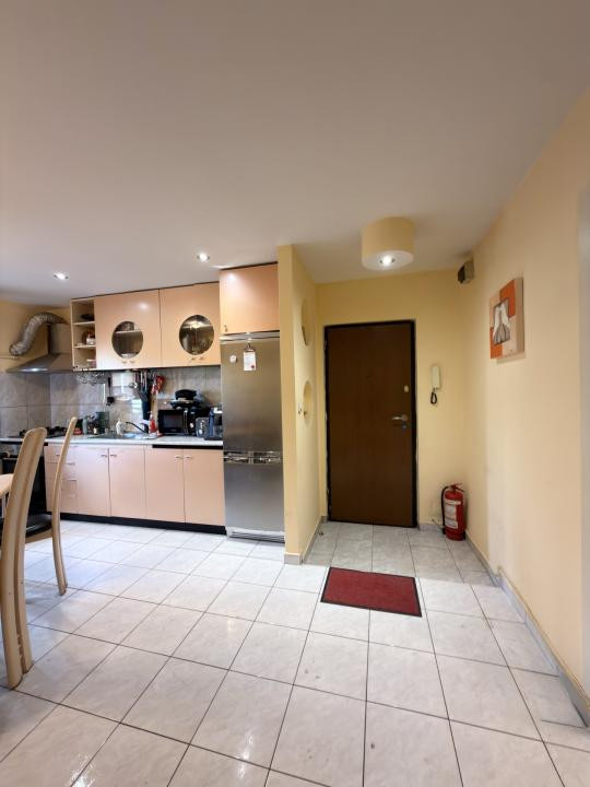 Apartament 3 camere, decomandat, 72mp utili, etaj 2, zona Sagului 