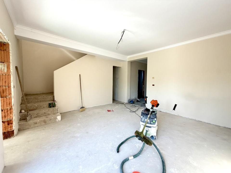 Duplex elegant, 3 camere, 93 mp utili, 235 mp teren - Sanandrei