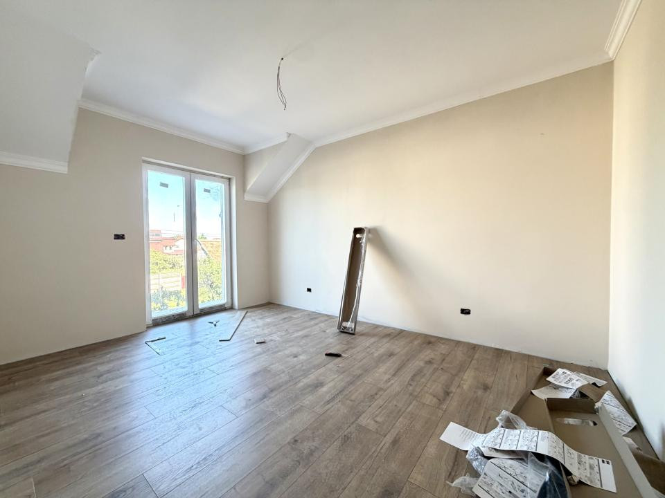 Duplex elegant, 3 camere, 93 mp utili, 235 mp teren - Sanandrei