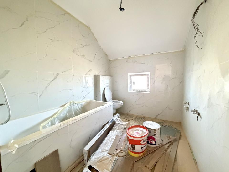 Duplex elegant, 3 camere, 93 mp utili, 235 mp teren - Sanandrei