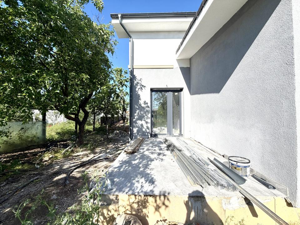 Duplex elegant, 3 camere, 93 mp utili, 235 mp teren - Sanandrei