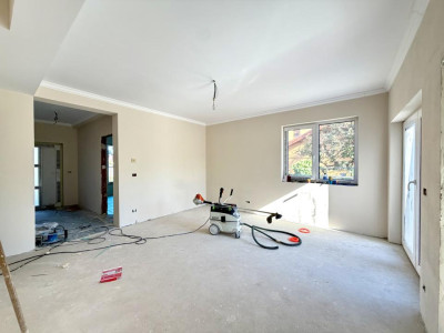 Duplex elegant, 3 camere, 93 mp utili, 235 mp teren - Sanandrei