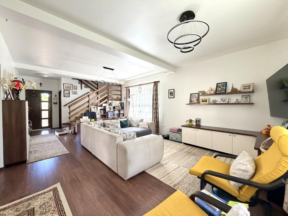 Casa individuala, 4 camere, 120 mp utili, 815 mp teren - Dumbravita
