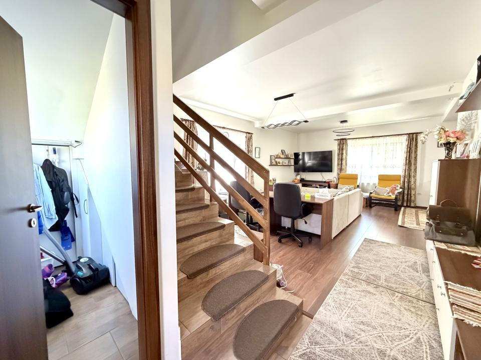Casa individuala, 4 camere, 120 mp utili, 815 mp teren - Dumbravita