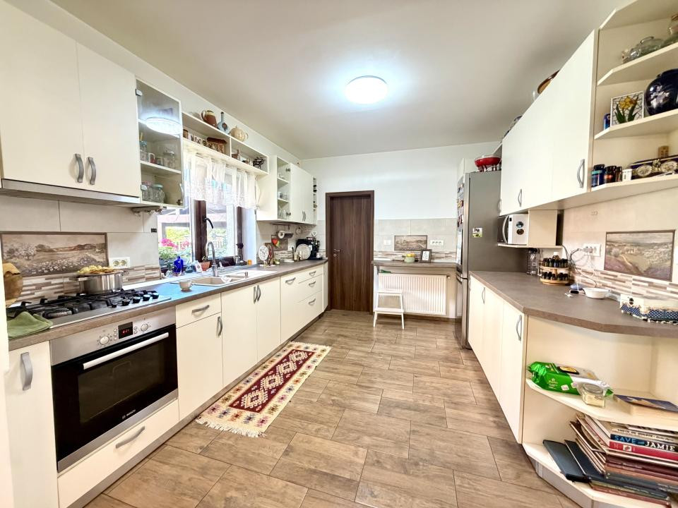 Casa individuala, 4 camere, 120 mp utili, 815 mp teren - Dumbravita