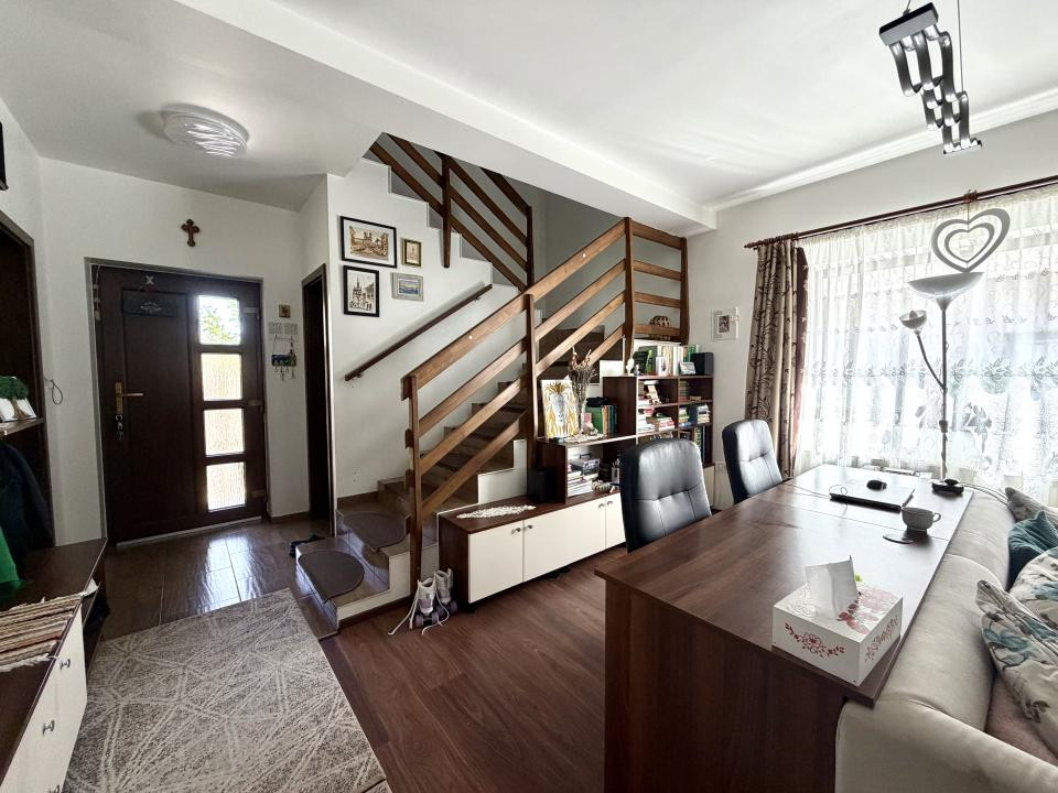 Casa individuala, 4 camere, 120 mp utili, 815 mp teren - Dumbravita
