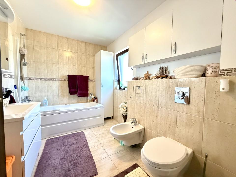 Casa individuala, 4 camere, 120 mp utili, 815 mp teren - Dumbravita