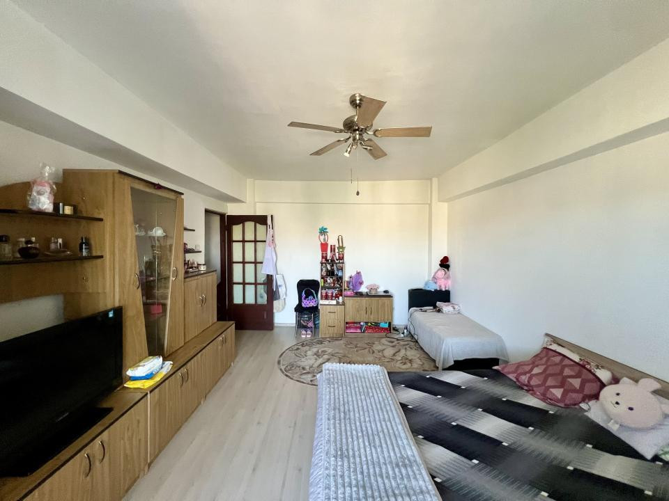  Apartament 1 camera, 38 mp utili, decomandat, etaj 4/8 - zona Soarelui