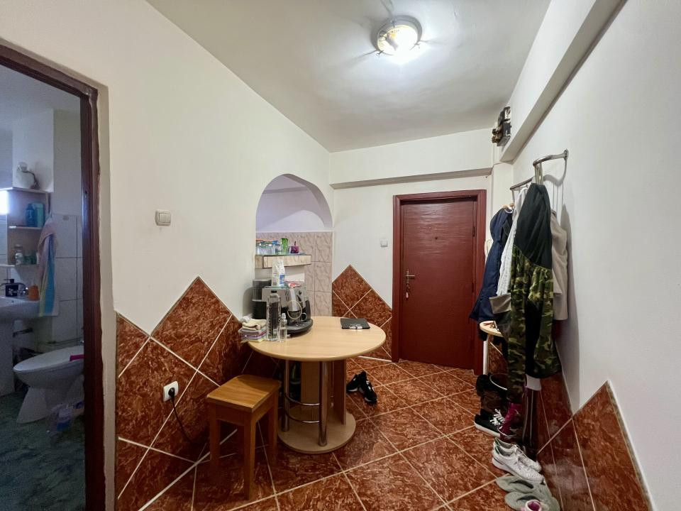  Apartament 1 camera, 38 mp utili, decomandat, etaj 4/8 - zona Soarelui