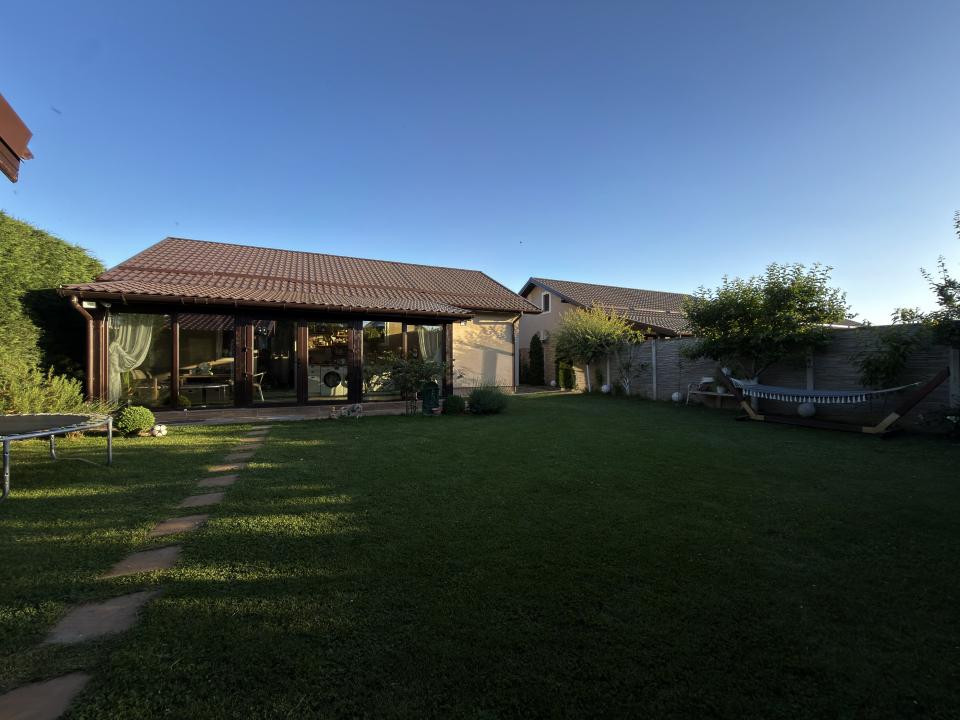 Casa individuala, 4 camere, 458mp teren, 98mp utili in Utvin 