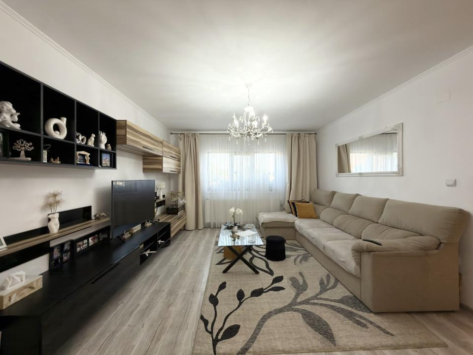 Casa individuala, 4 camere, 458mp teren, 98mp utili in Utvin 