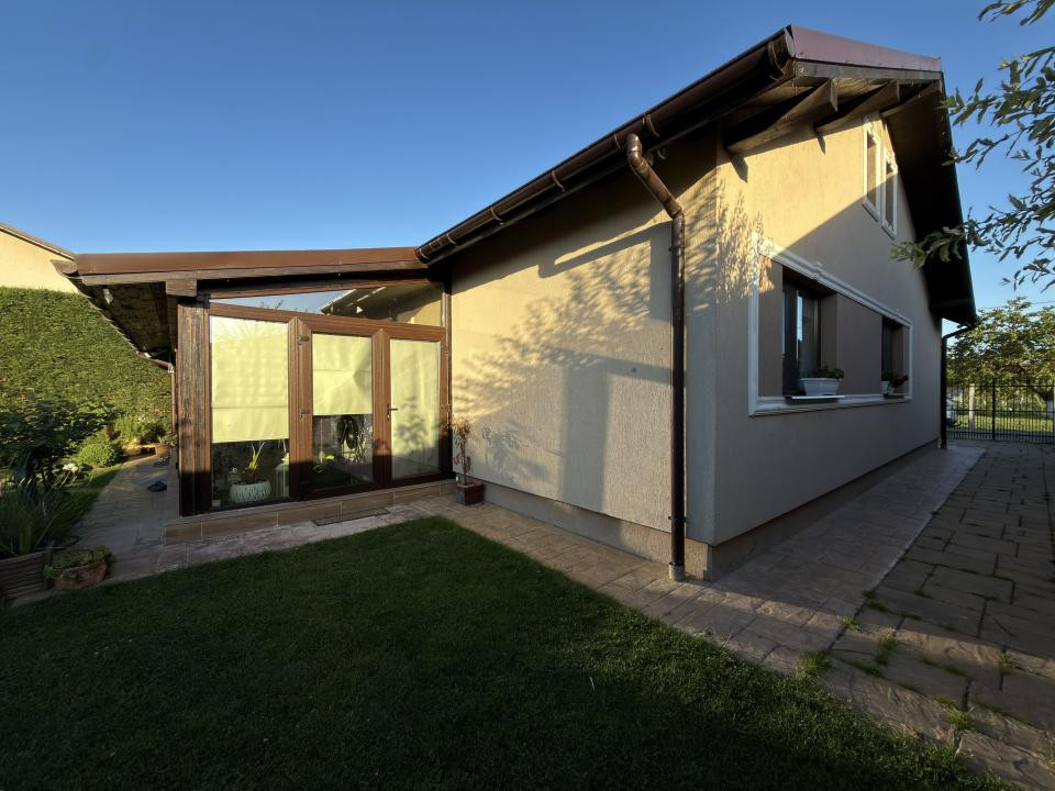 Casa individuala, 4 camere, 458mp teren, 98mp utili in Utvin 