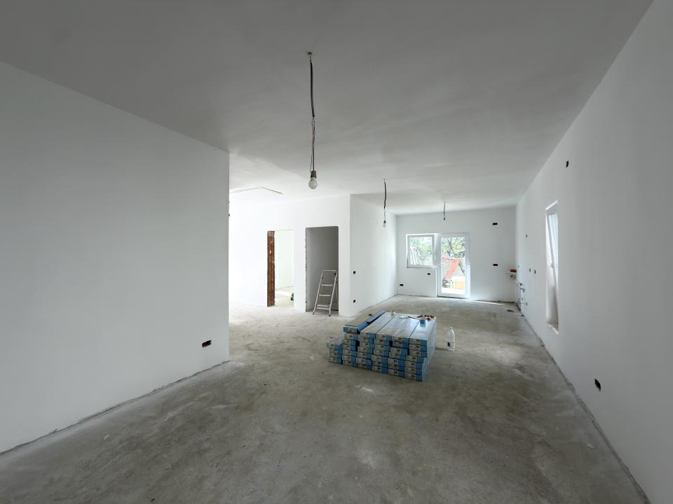 Duplex 3 camere, P+Pod, 80mp utili, 275mp  teren in Utvin 