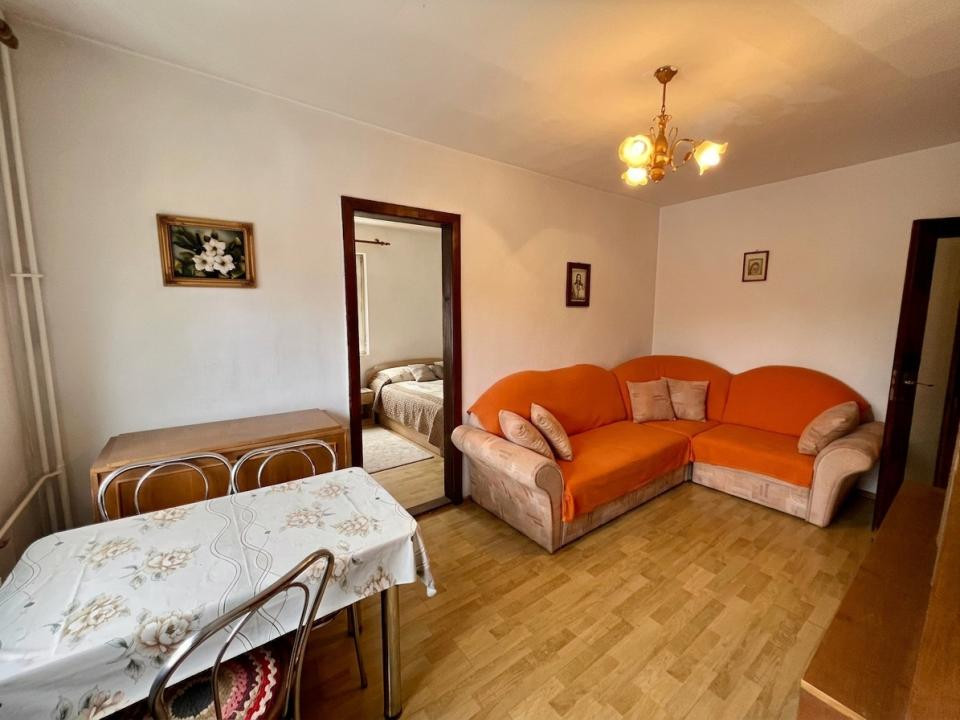  Apartament 3 camere, 42 mp utili, etaj 1 - zona Calea Sagului