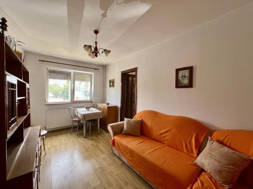  Apartament 3 camere, 42 mp utili, etaj 1 - zona Calea Sagului