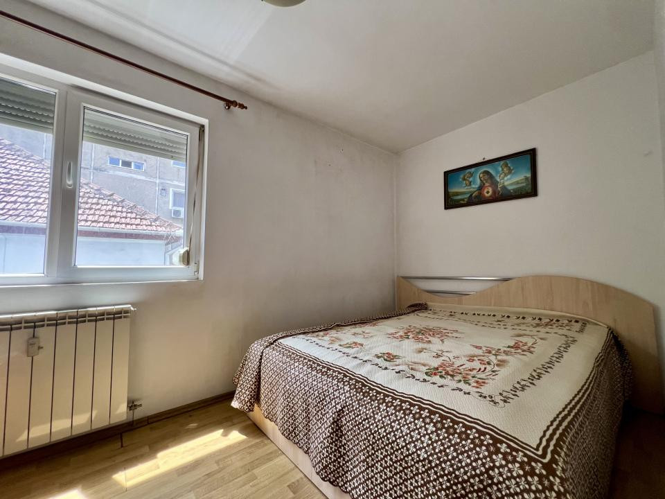  Apartament 3 camere, 42 mp utili, etaj 1 - zona Calea Sagului