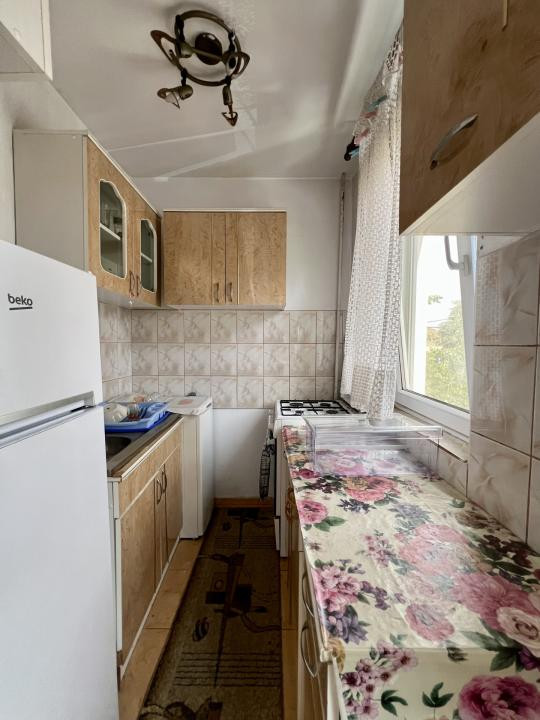  Apartament 3 camere, 42 mp utili, etaj 1 - zona Calea Sagului
