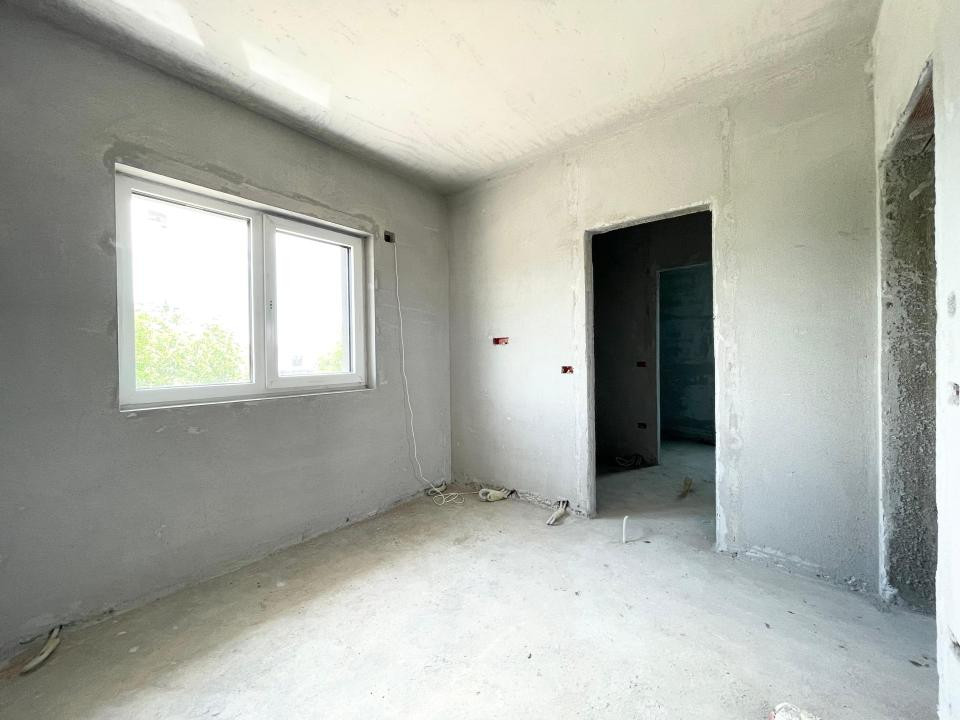 Duplex 5 camere separat prin camera tehnica - Mosnita Veche