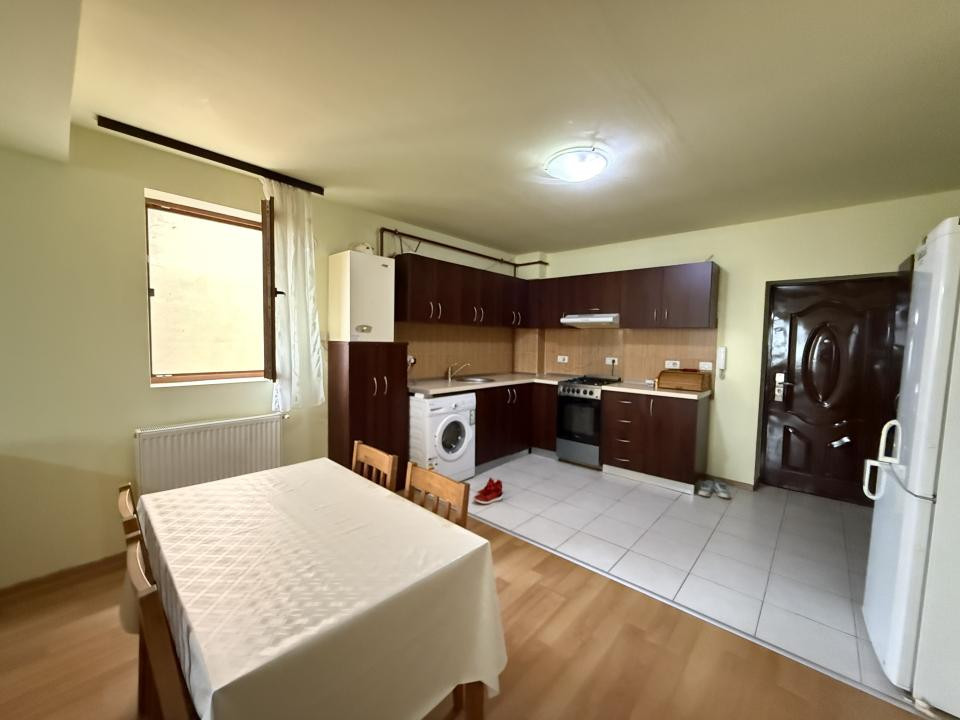 Apartament cu 3 camere, 71 mp utili +balcon, etaj 2, mobilat - Giroc