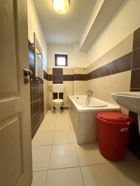 Apartament cu 3 camere, 71 mp utili +balcon, etaj 2, mobilat - Giroc