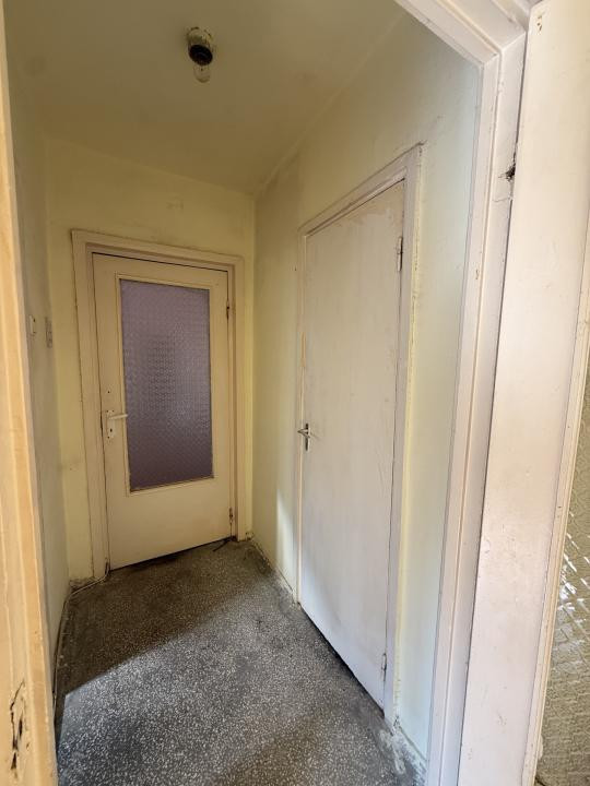 Apartament 2 camere, 52 mp utili, etaj 1, cu boxa la subsol - zona Cetatii