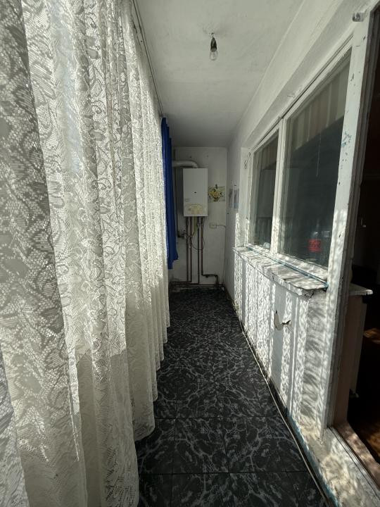 Apartament 2 camere, 52 mp utili, etaj 1, cu boxa la subsol - zona Cetatii