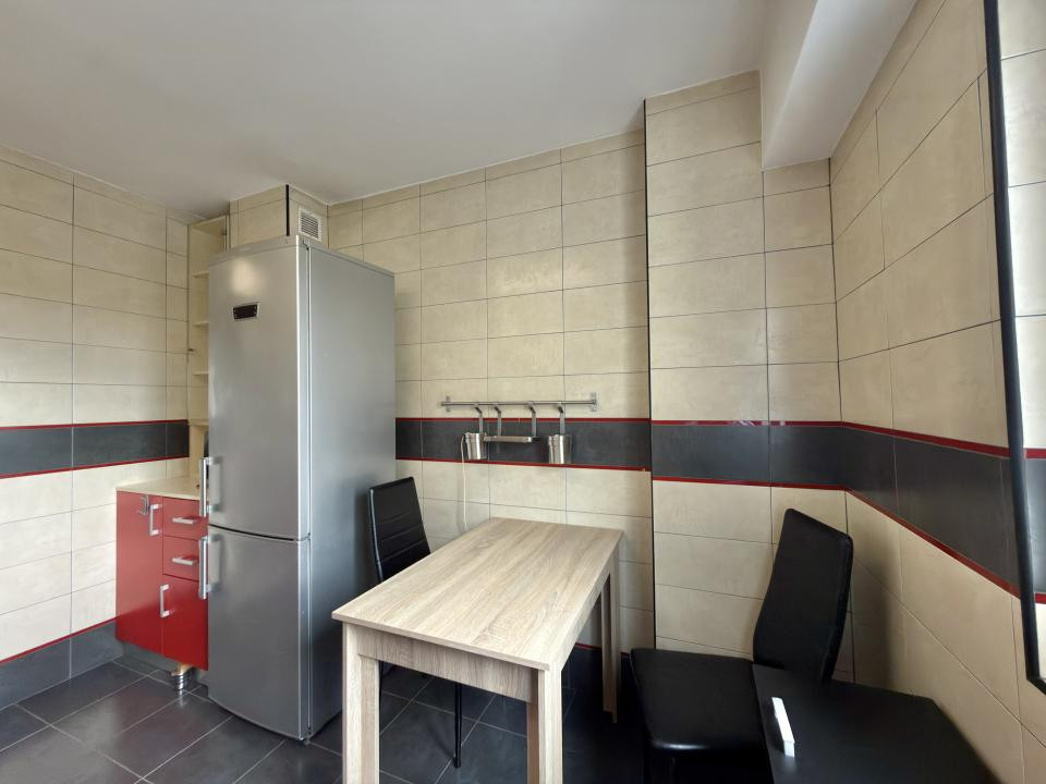 Apartament 3 camere, decomandat, etaj 4/7, 72mp utili, zona Lipovei 