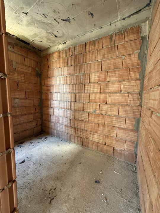 Apartament 2 camere, 50 mp + balcon, etaj 2 - Giroc