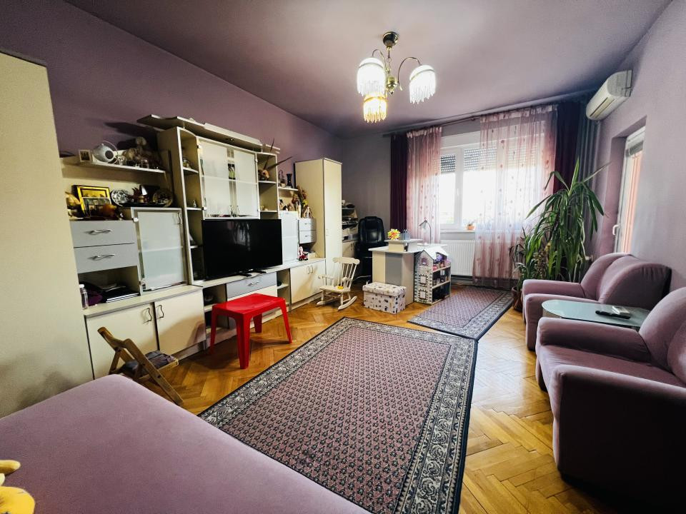 Vila cu 5 camere, 3 bai - Zona Cetatii Timișoara 