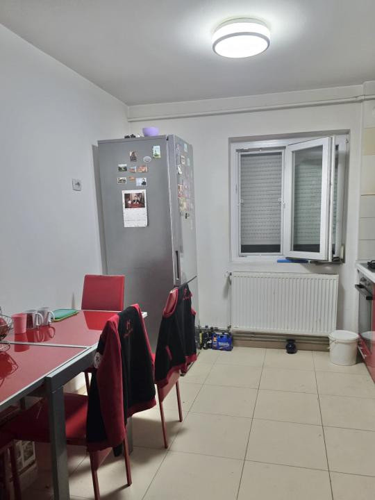 Apartament 3 camere, semidecomandate, 65mp utili, zona Circumvalatiunii