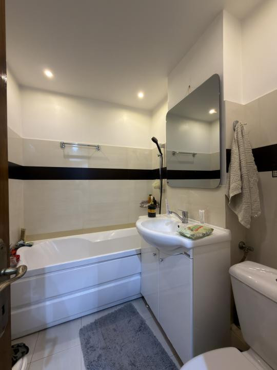 Apartament 3 camere, decomandat, 53 mp - zona Lipovei