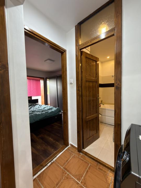 Apartament 3 camere, decomandat, 53 mp - zona Lipovei