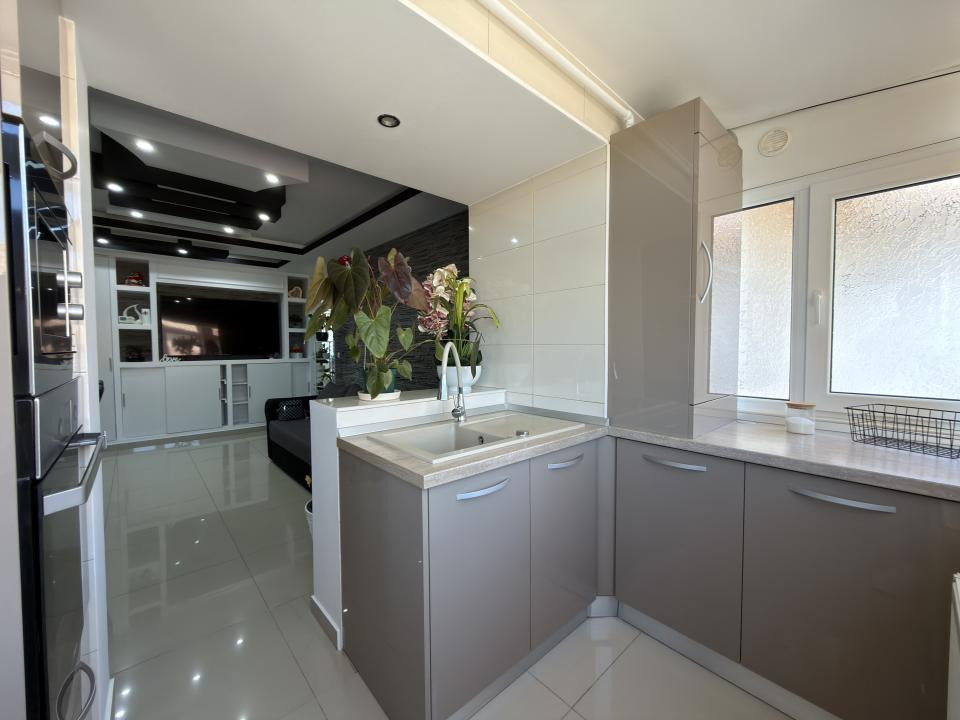Apartament 2 camere, decomandat, 51 mp utili - Buziaș