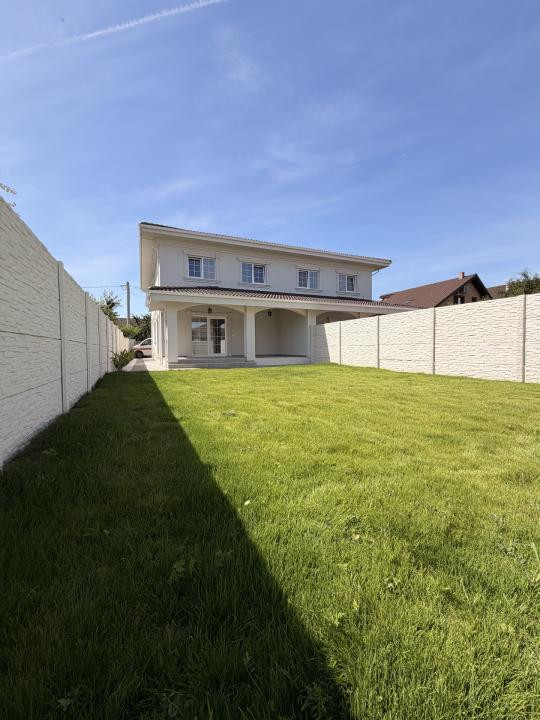 Duplex 5 camere, 126 mp utili, 300 mp teren - in Chisoda
