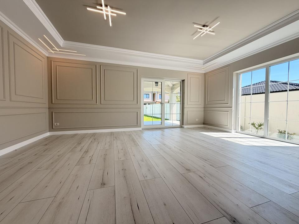 Duplex 5 camere, 126 mp utili, 300 mp teren - in Chisoda