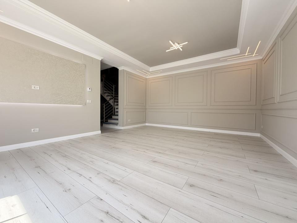 Duplex 5 camere, 126 mp utili, 300 mp teren - in Chisoda