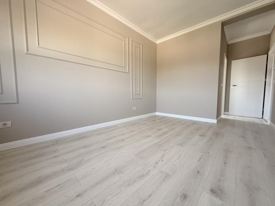 Duplex 5 camere, 126 mp utili, 300 mp teren - in Chisoda