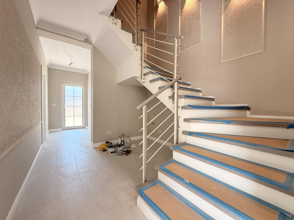 Duplex 5 camere, 126 mp utili, 300 mp teren - in Chisoda