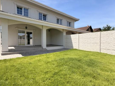 Duplex 5 camere, 126 mp utili, 300 mp teren - in Chisoda