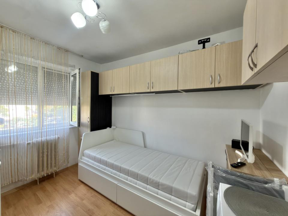 Garsoniera, mobilata si utilata, etaj 3, zona Dacia  