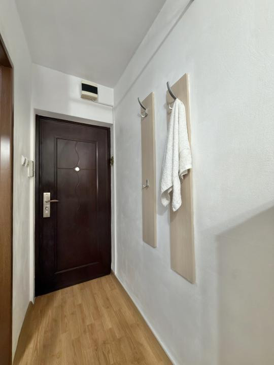 Garsoniera, mobilata si utilata, etaj 3, zona Dacia  
