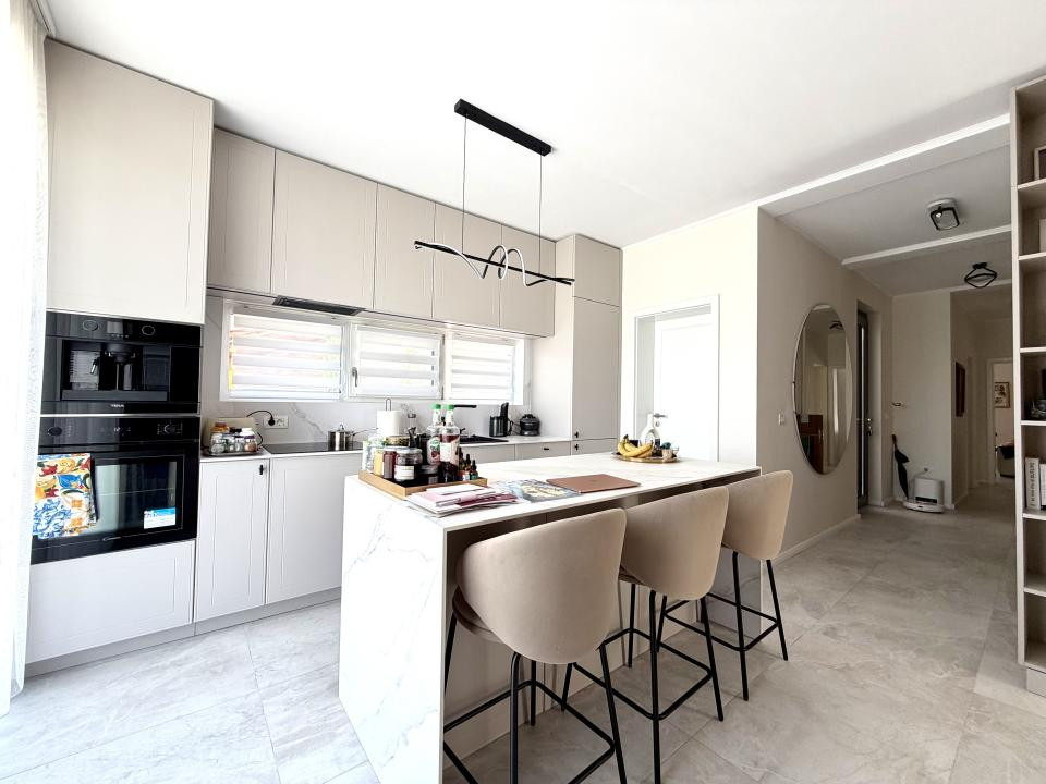 Duplex 4 camere, 300 mp teren, 81 mp utili - Dumbravita 