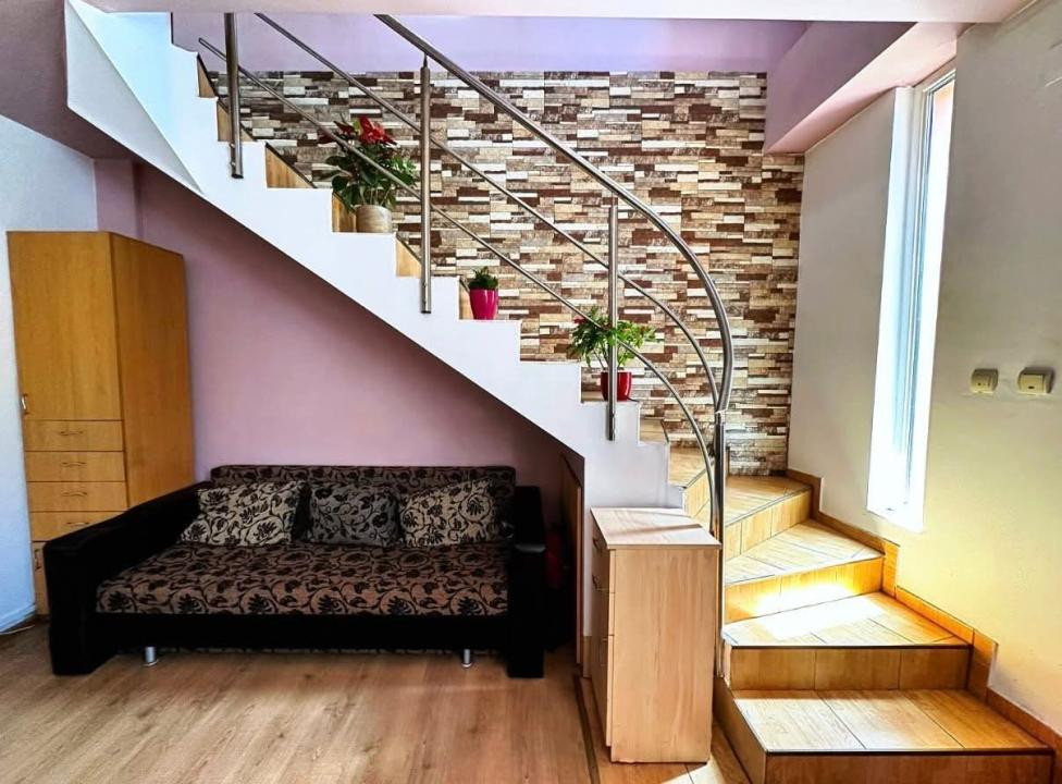 Casa individuala,5 camere,113 mp, 180 teren, curte comuna - zona Cetatii