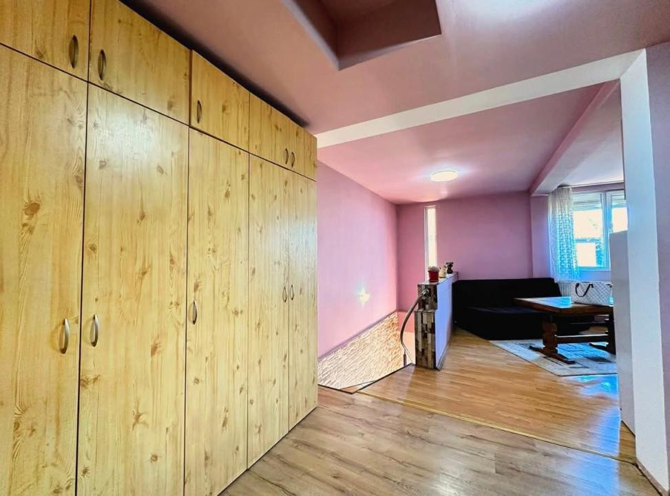 Casa individuala,5 camere,113 mp, 180 teren, curte comuna - zona Cetatii