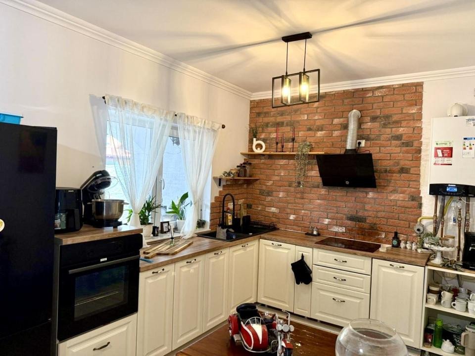 Locatie excelenta, duplex 3 camere, 79 mp utili, teren 324 mp teren - Sanandrei