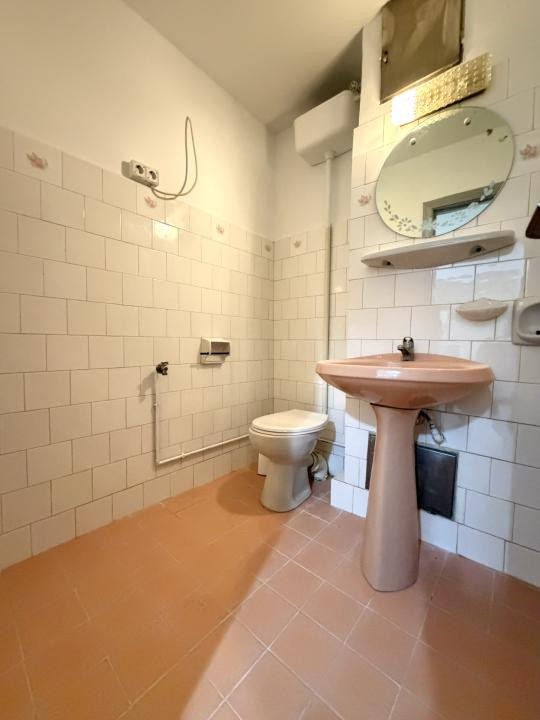 Apartament 3 camere, 65mp utili, 2 bai, parter, renovat - Aradului 