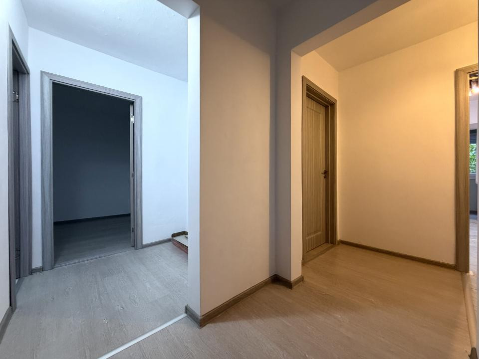 Apartament 3 camere, 65mp utili, 2 bai, parter, renovat - Aradului 